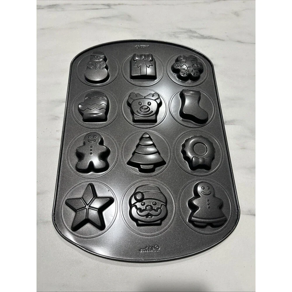 Wilton Cookie Pan Mold Christmas 12 Design Tree Santa Gingerbread Stocking Star